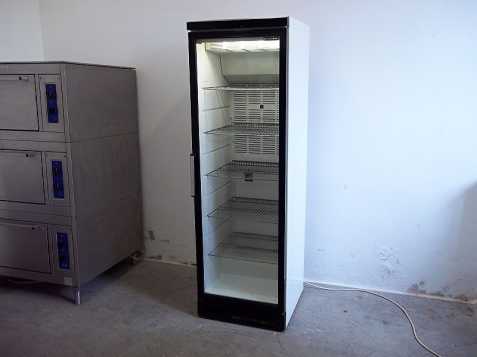  Proskl. lednice chladnice HELKAMA